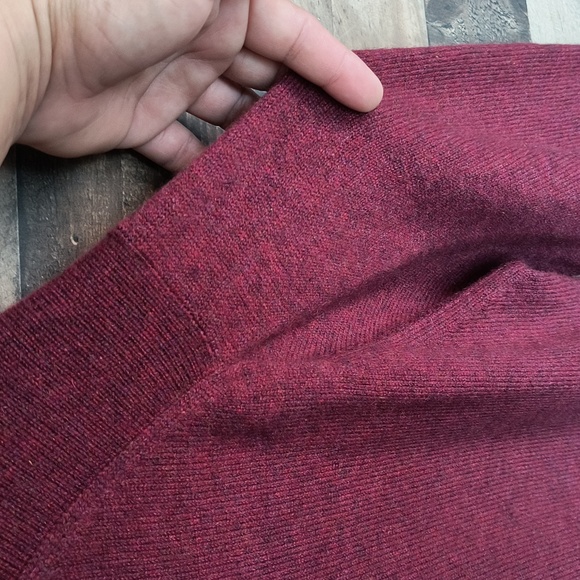Saks Fifth Avenue Deep Red 100% Cashmere Crew Neck Sweater Sz Large Men - Picture 13 of 16